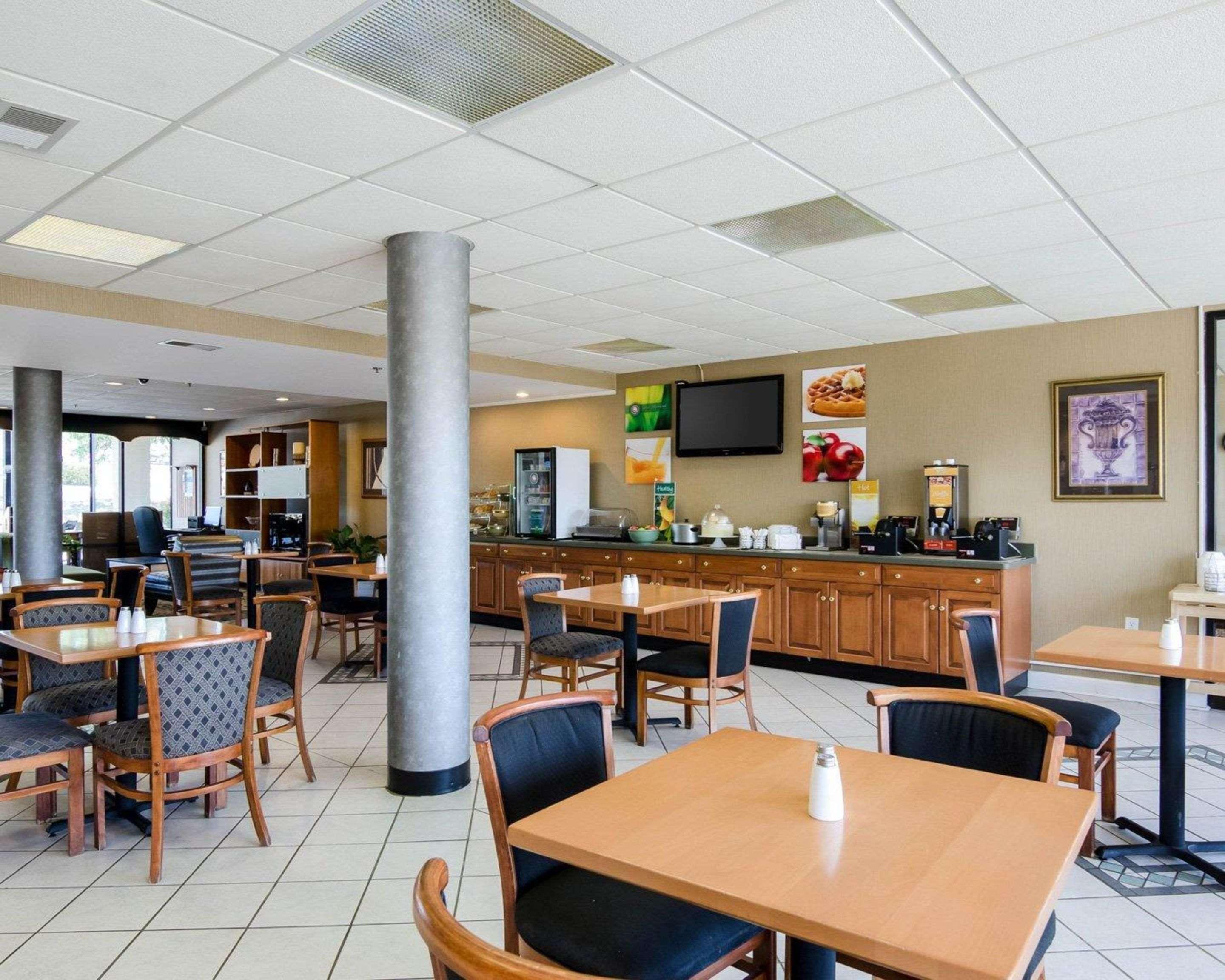 Quality Inn Troutville - Roanoke North Exterior foto