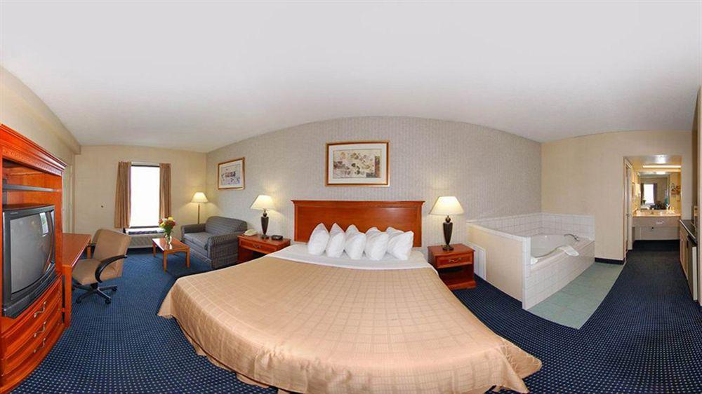Quality Inn Troutville - Roanoke North Exterior foto